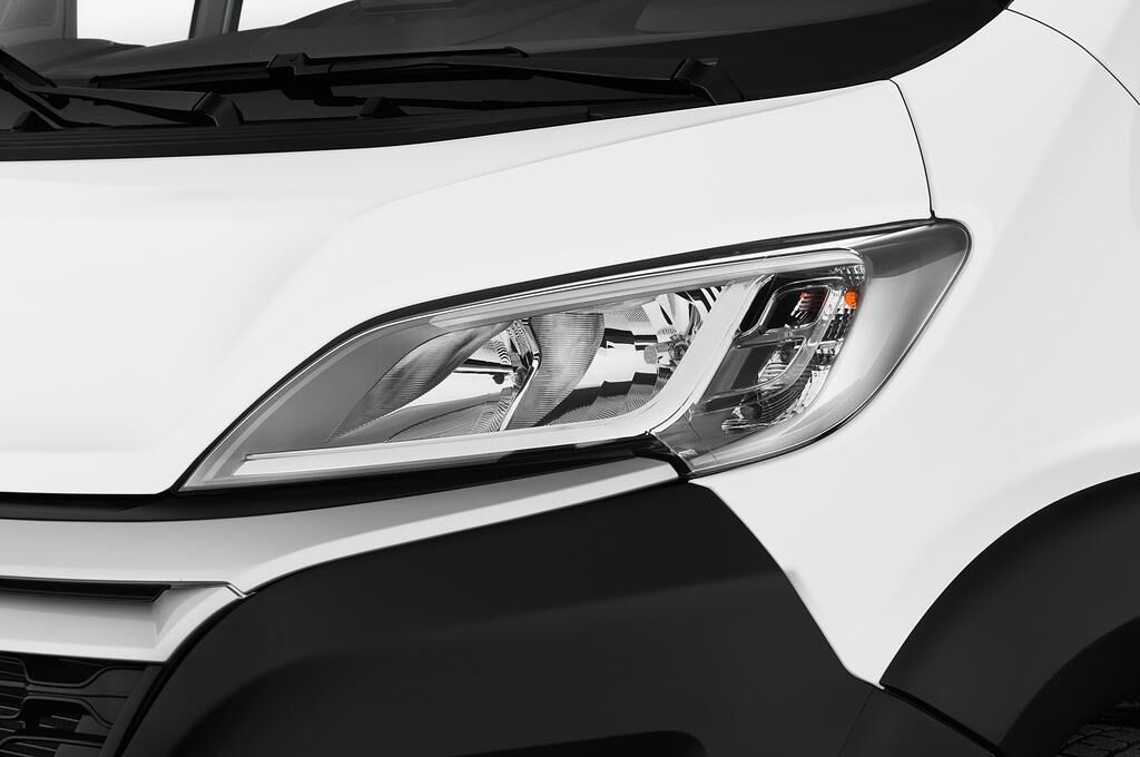 Citroen Jumper (Baujahr 2019) - 4 Türen Scheinwerfer