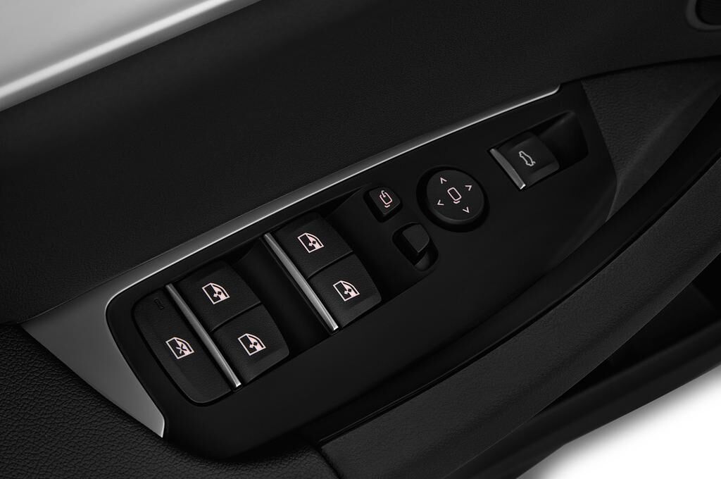 BMW X3 (Baujahr 2019) M Sport 5 Türen Bedienungselemente Tür