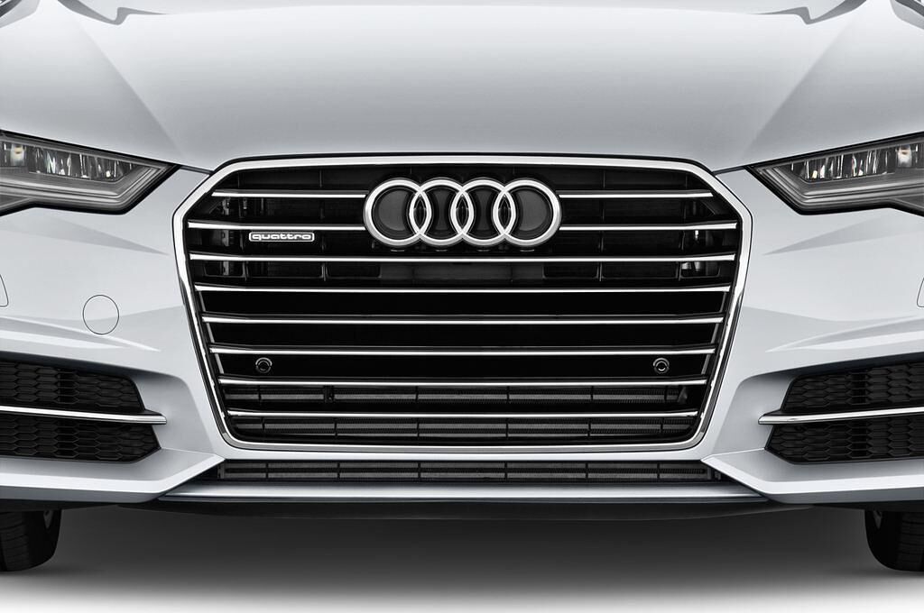 Audi A6 (Baujahr 2016) Competition 4 Türen Kühlergrill und Scheinwerfer