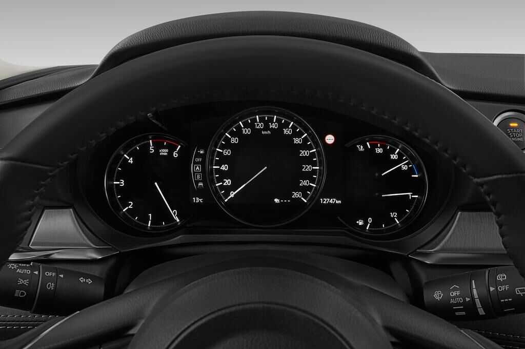 Mazda Mazda6 (Baujahr 2019) Sports-Line 5 Türen Tacho und Fahrerinstrumente