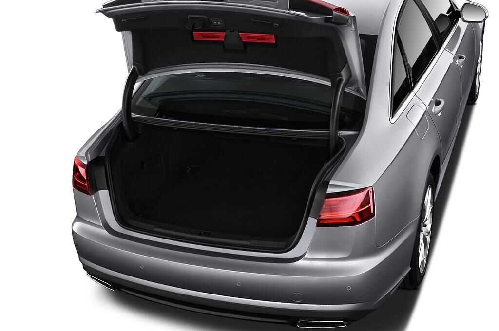 Audi A6 (Baujahr 2016) - 4 Türen Kofferraum