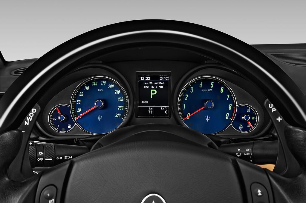 Maserati Gran Cabrio (Baujahr 2019) Sport 2 Türen Tacho und Fahrerinstrumente