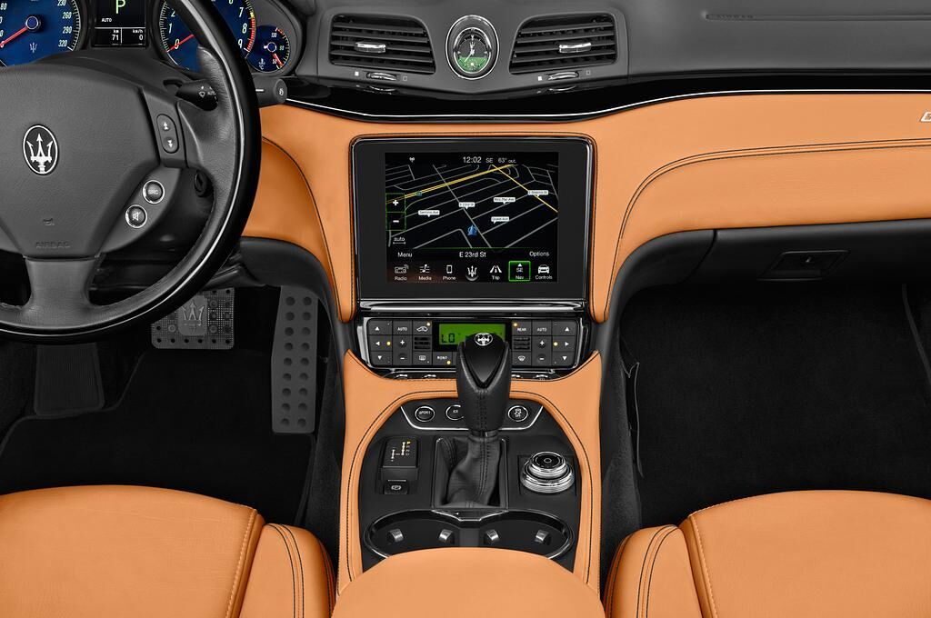 Maserati Gran Cabrio (Baujahr 2019) Sport 2 Türen Mittelkonsole