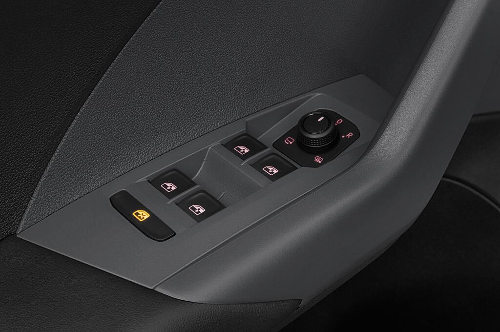 Volkswagen T-Cross (Baujahr 2019) Life 5 Türen Bedienungselemente Tür