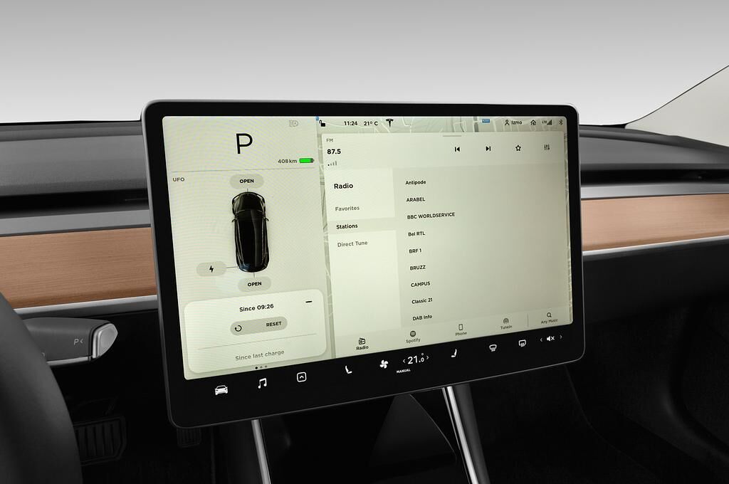 Tesla Model 3 (Baujahr 2019) Performance 4 Türen Radio und Infotainmentsystem