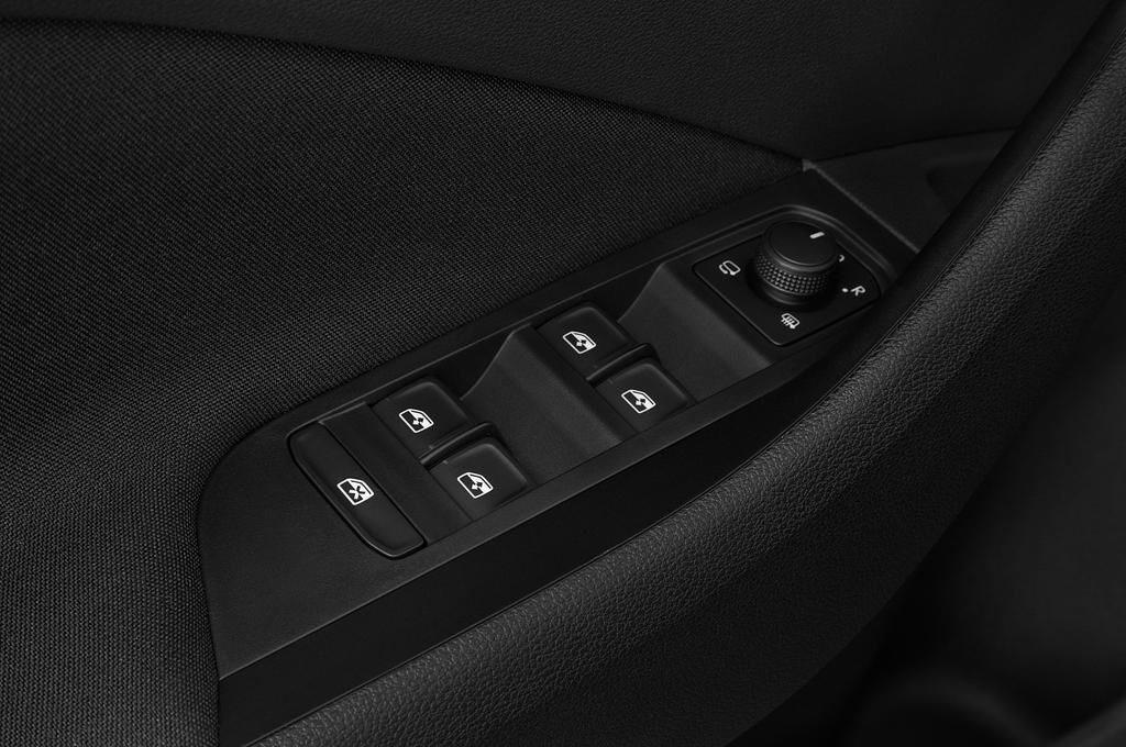 Skoda Scala (Baujahr 2019) Ambition 5 Türen Bedienungselemente Tür