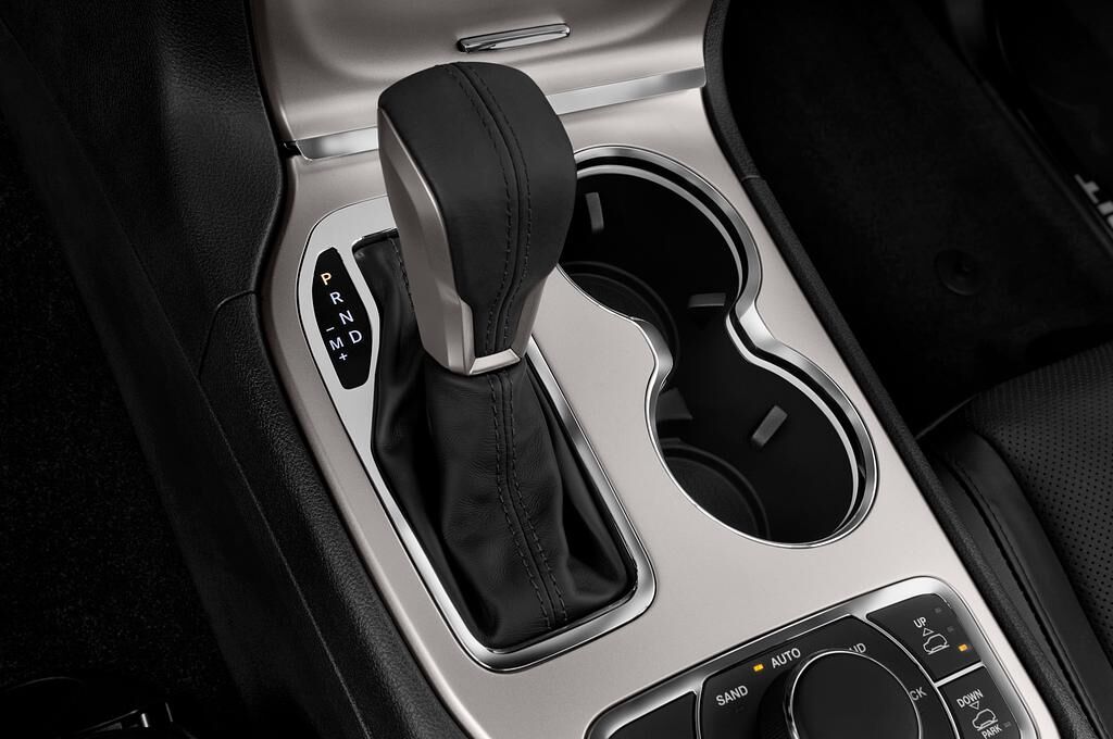 Jeep Grand Cherokee (Baujahr 2018) Summit 5 Türen Schalthebel