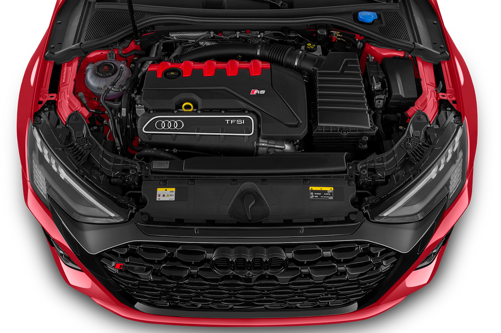 Audi RS 3 (Baujahr 2022) Base 4 Türen Motor