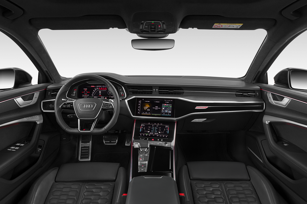 Audi RS 6 Avant (Baujahr 2022) - 5 Türen Cockpit und Innenraum
