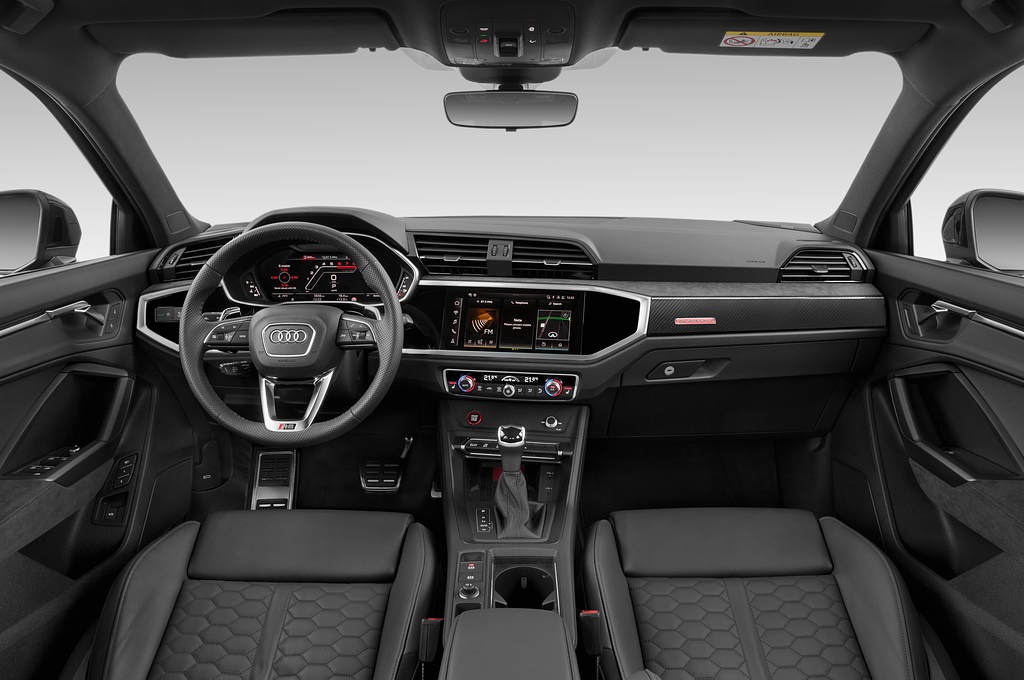 Audi RS Q3 Sportback (Baujahr 2022) - 5 Türen Cockpit und Innenraum