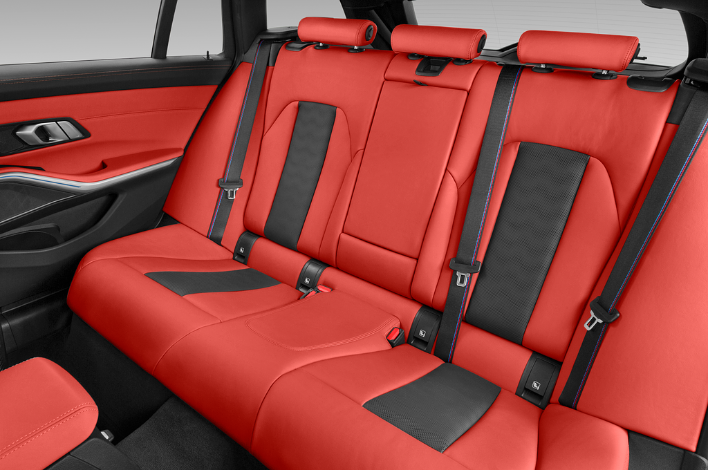 BMW 3 Series Touring (Baujahr 2023) M3 Competition 5 Türen Rücksitze