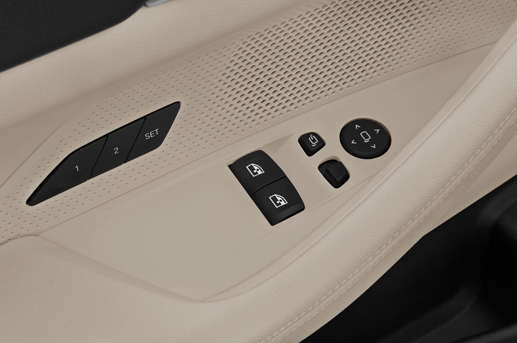 BMW 4 Series (Baujahr 2021) - 2 Türen Bedienungselemente Tür