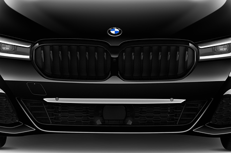 BMW 5 Series (Baujahr 2021) M Sport Edition 4 Türen Kühlergrill und Scheinwerfer