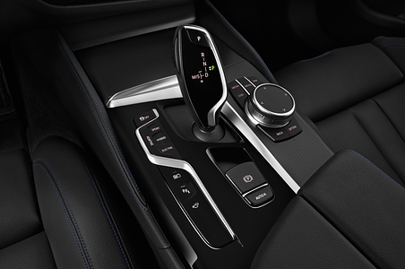 BMW 5 Series (Baujahr 2021) M Sport Edition 4 Türen Schalthebel