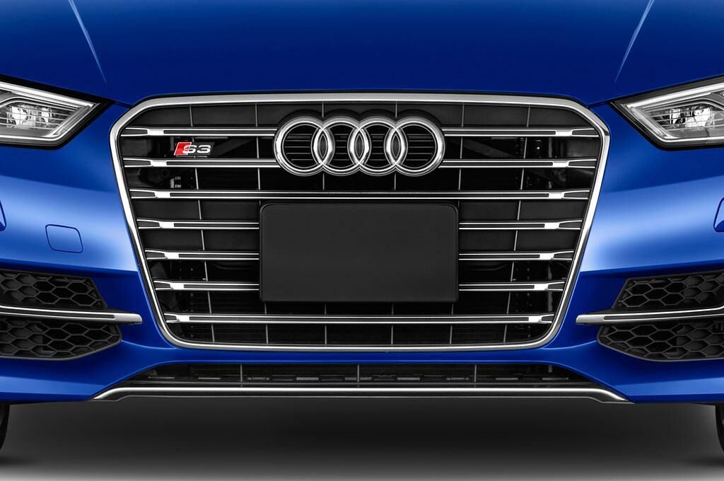Audi S3 (Baujahr 2015) 2.0 Tfsi Quattro 4 Türen Kühlergrill und Scheinwerfer