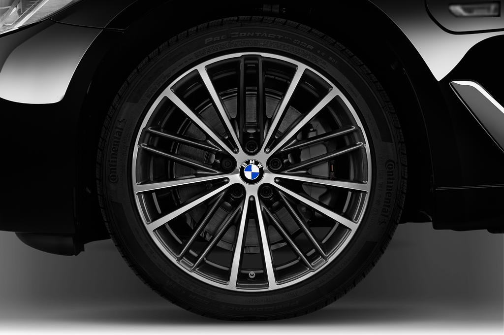 BMW 5 Series (Baujahr 2021) 530e Base 4 Türen Reifen und Felge