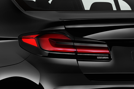 BMW 5 Series (Baujahr 2021) 530e Base 4 Türen Rücklicht