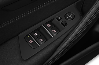 BMW 5 Series (Baujahr 2021) Luxury Line 4 Türen Bedienungselemente Tür