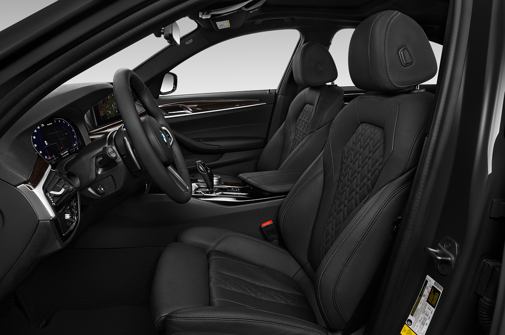BMW 5 Series (Baujahr 2021) Luxury Line 4 Türen Vordersitze