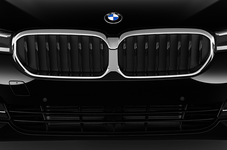 BMW 5 Series (Baujahr 2021) Luxury Line 4 Türen Kühlergrill und Scheinwerfer