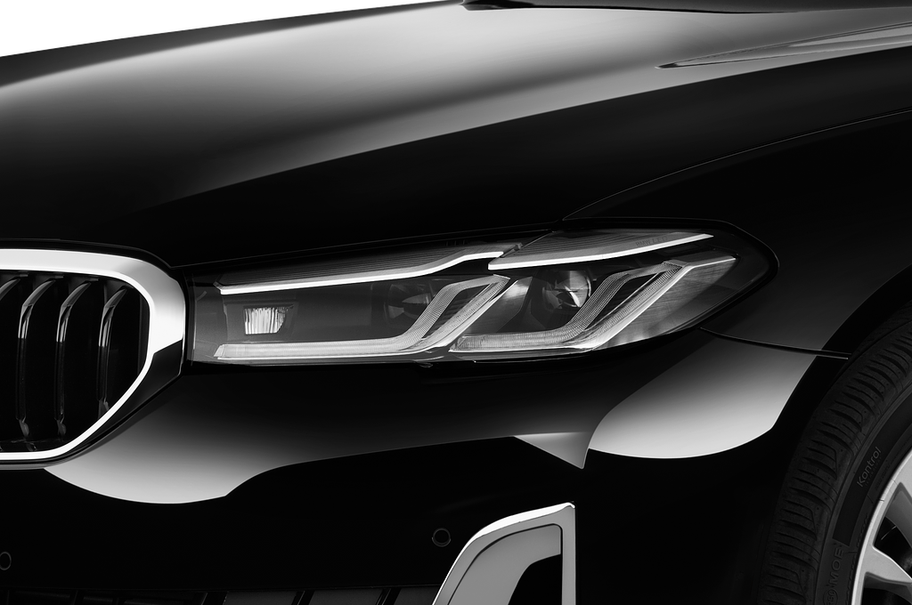 BMW 5 Series (Baujahr 2021) Luxury Line 4 Türen Scheinwerfer