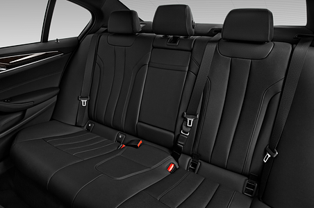 BMW 5 Series (Baujahr 2021) Luxury Line 4 Türen Rücksitze