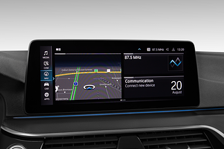BMW 5 Series Plug-in-Hybrid (Baujahr 2020) M Sport Edition 4 Türen Radio und Infotainmentsystem