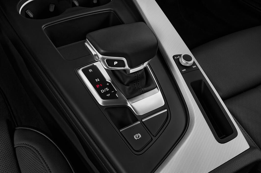 Audi A4 allroad quattro (Baujahr 2020) - 5 Türen Schalthebel