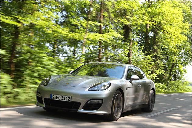 Der GTS ist ab 116.716 Euro zu haben