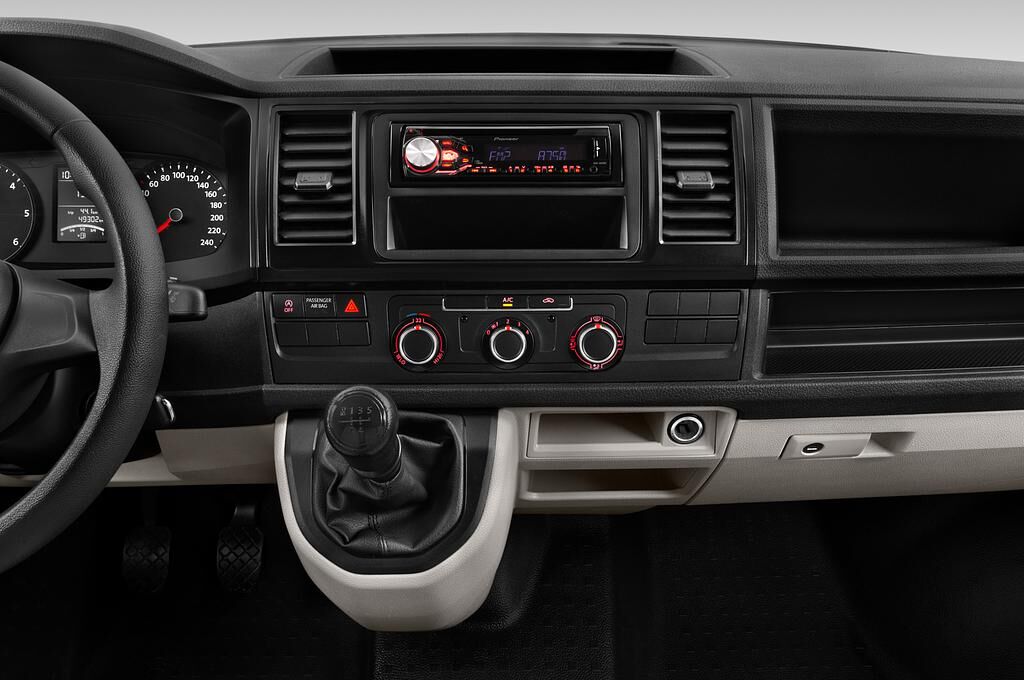 Volkswagen Transporter (Baujahr 2018) - 4 Türen Mittelkonsole