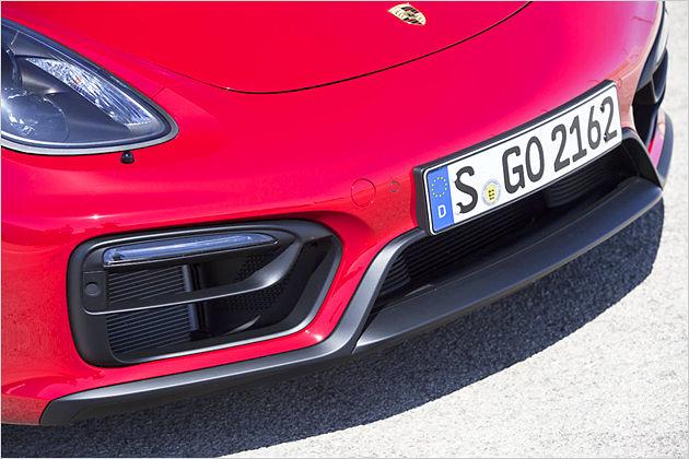 Die neue Front macht den GTS gegenüber dem Cayman S um 30 Millimeter länger