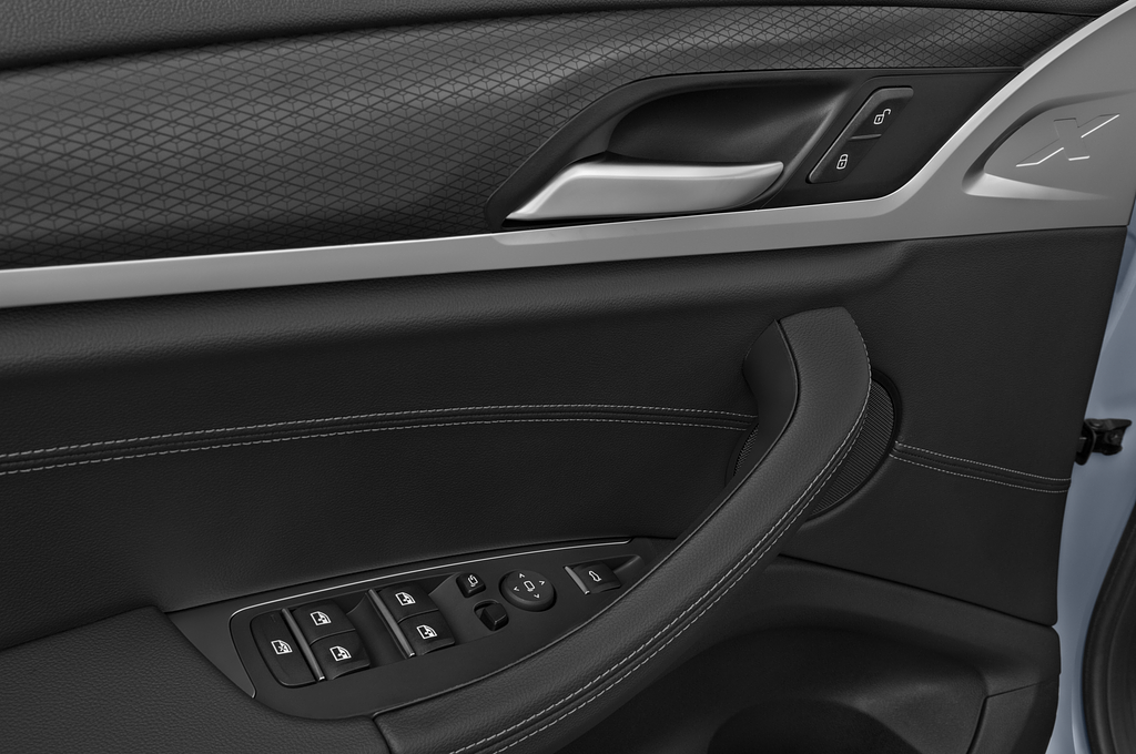 BMW X3 (Baujahr 2022) M Sport 5 Türen Bedienungselemente Tür