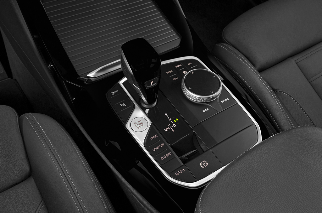 BMW X3 (Baujahr 2022) M Sport 5 Türen Schalthebel