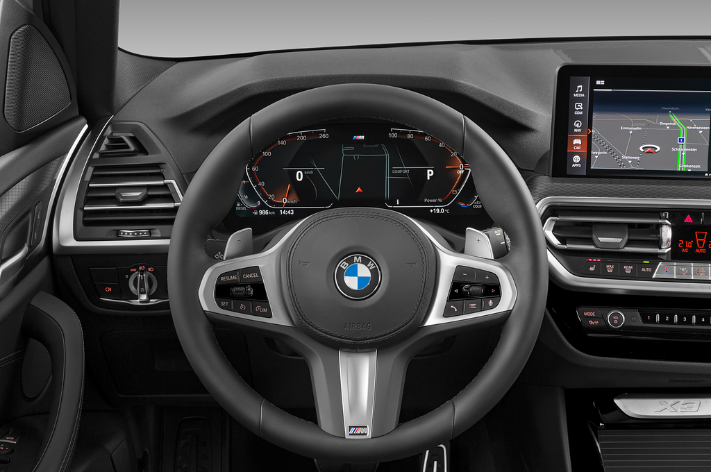 BMW X3 (Baujahr 2022) M Sport 5 Türen Lenkrad