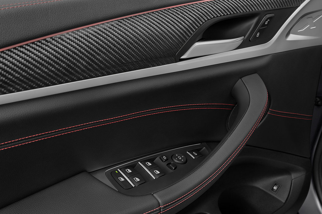 BMW X3 PHEV (Baujahr 2022) M Sportpaket 5 Türen Bedienungselemente Tür