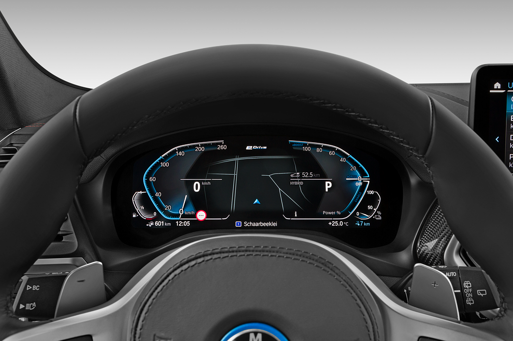 BMW X3 PHEV (Baujahr 2022) M Sportpaket 5 Türen Tacho und Fahrerinstrumente