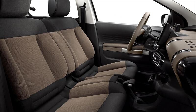 Die erste Reihe im Citroen Cactus.