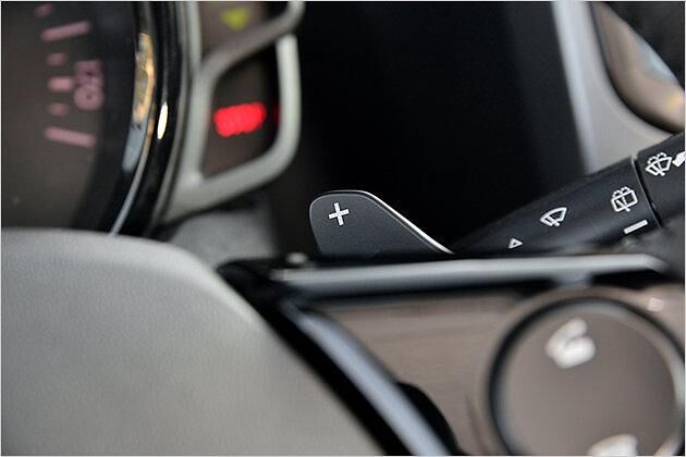 Beim MMT gibt es Schaltwippen am Lenkrad