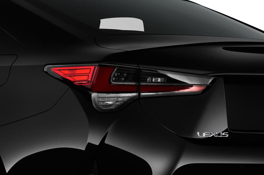 Lexus RC (Baujahr 2019) 300h Luxury Line 2 Türen Rücklicht