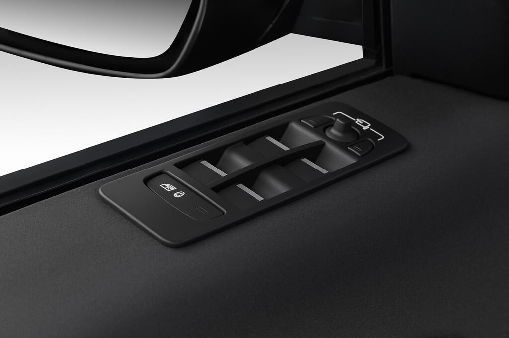 Land Rover Discovery Sport (Baujahr 2020) S 5 Türen Bedienungselemente Tür