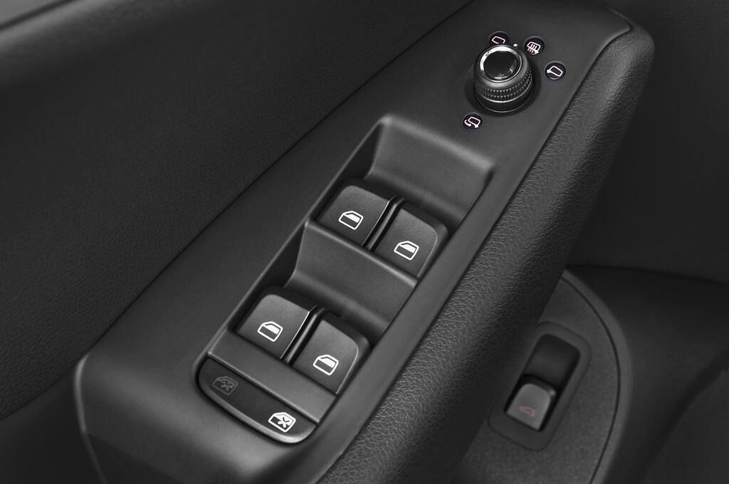 Audi Q5 (Baujahr 2011) - 5 Türen Bedienungselemente Tür