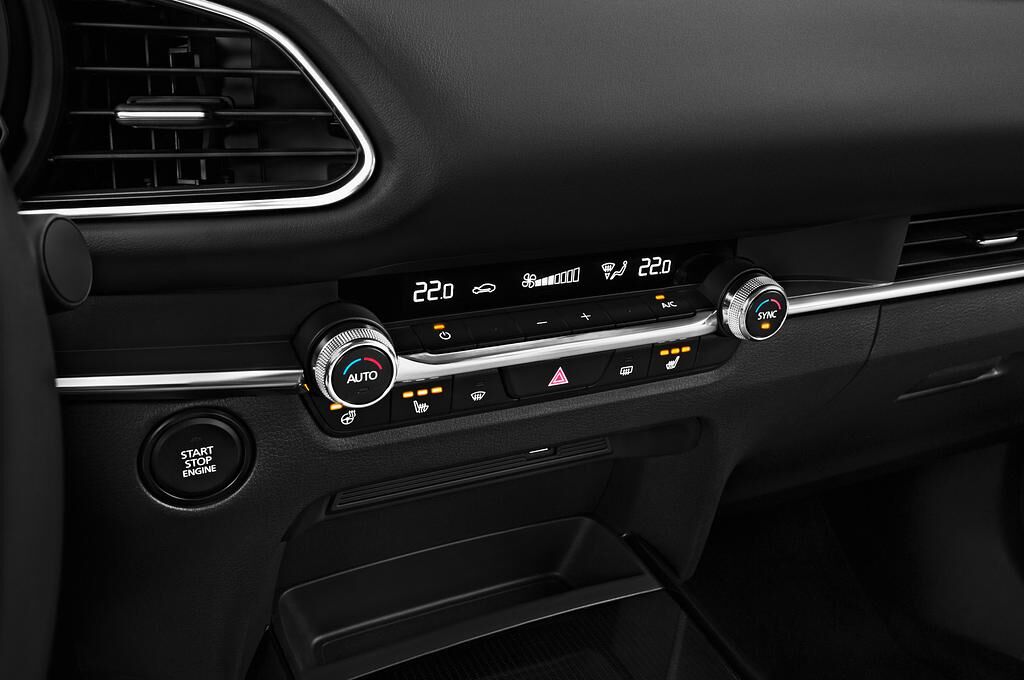 Mazda CX-30 (Baujahr 2020) Selection 5 Türen Temperatur und Klimaanlage