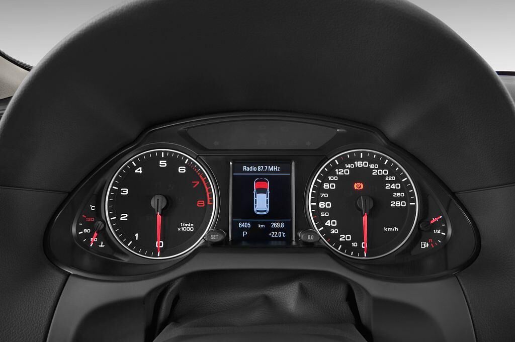 Audi Q5 (Baujahr 2011) - 5 Türen Tacho und Fahrerinstrumente