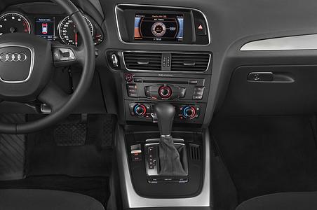 Audi Q5 (Baujahr 2011) - 5 Türen Mittelkonsole