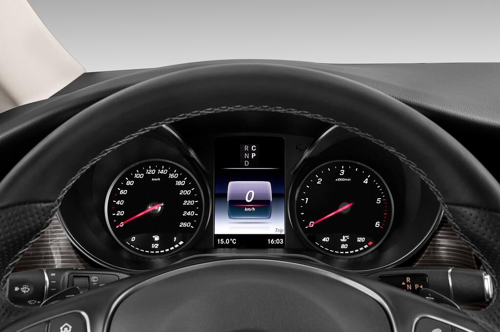 Mercedes V Class (Baujahr 2020) Edition 5 Türen Tacho und Fahrerinstrumente