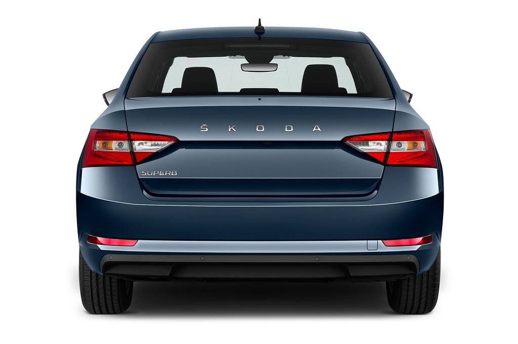 Skoda Superb (Baujahr 2020) Ambition 5 Türen Heckansicht