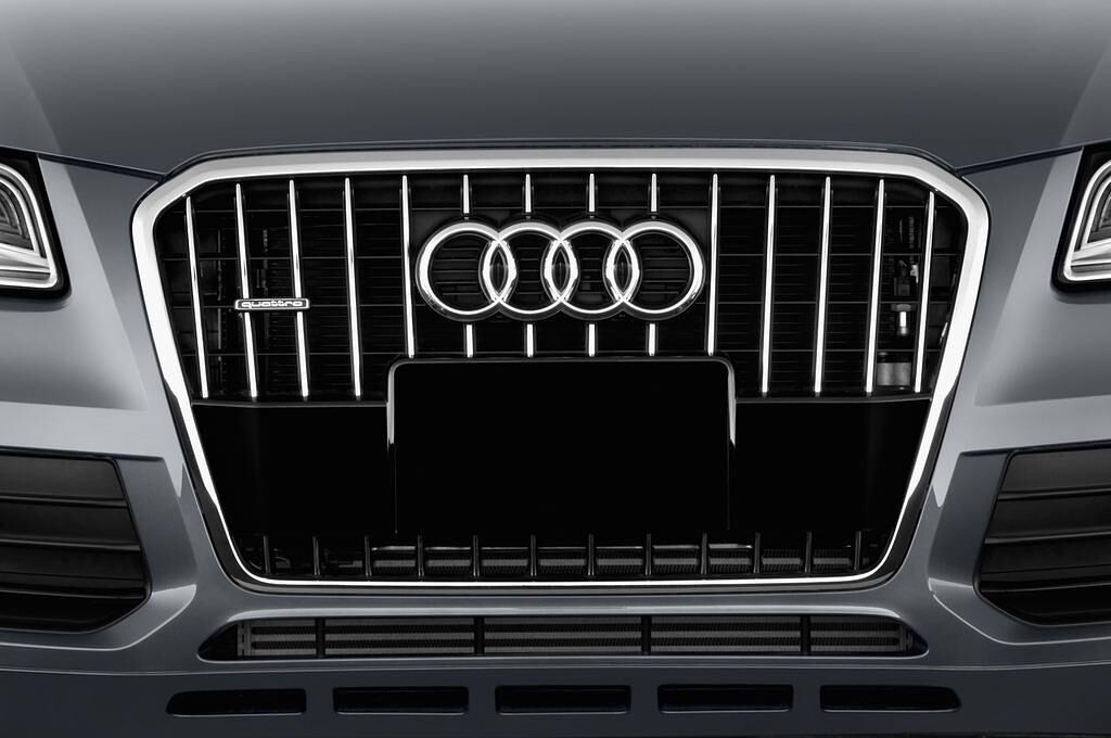 Audi Q5 (Baujahr 2014) - 5 Türen Kühlergrill und Scheinwerfer