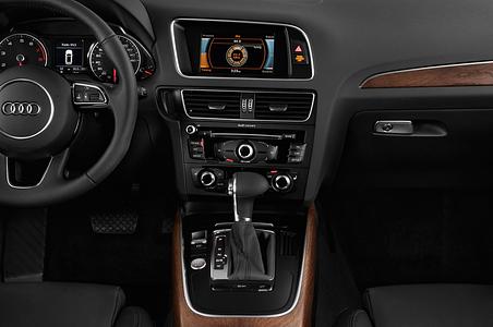 Audi Q5 (Baujahr 2014) - 5 Türen Mittelkonsole