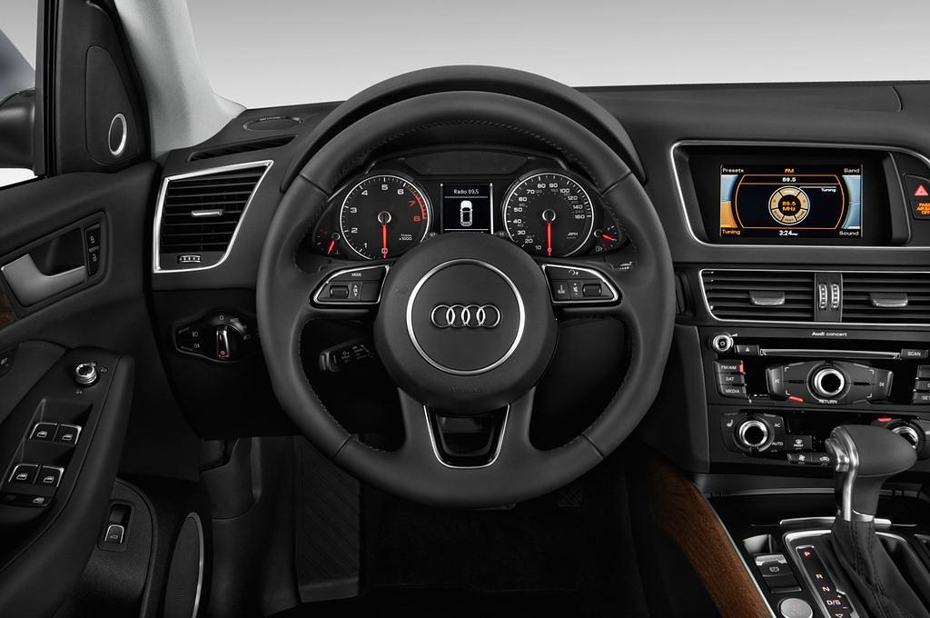 Audi Q5 (Baujahr 2014) - 5 Türen Lenkrad