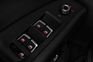 Audi Q5 (Baujahr 2016) - 5 Türen Bedienungselemente Tür